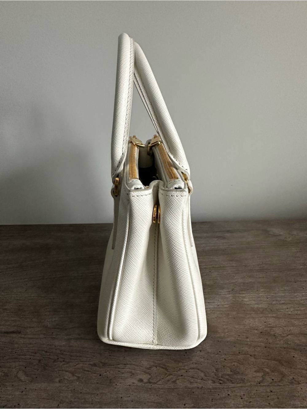 Prada Galleria mini Saffiano leather bag - Picture 4 of 13